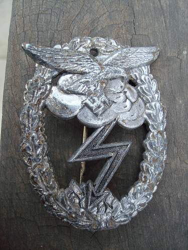 Another ground dug badge: Luftwaffe Erdkampfabzeichen