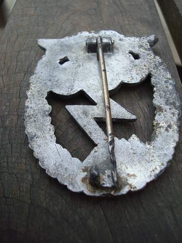 Another ground dug badge: Luftwaffe Erdkampfabzeichen