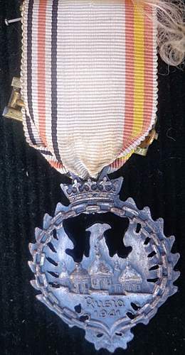 Spanish Volunteer Medal (Spanish Government Issued) - Opinion