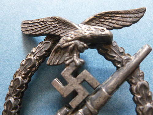 Pics of my Assmann Luftwaffe Flakkampfabzeichen