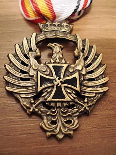 Spanish Blue Division Medal (Original Post War issue or Fake??)