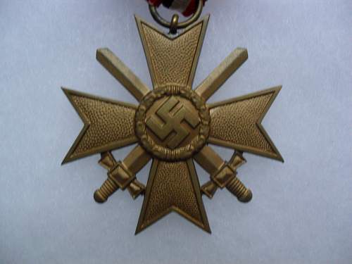 Latest Adition: Kriegsverdiesntkreuz 2.Klasse mit Schwerten.