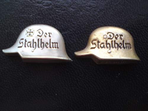 Badges ''der stahlhelm'' original?