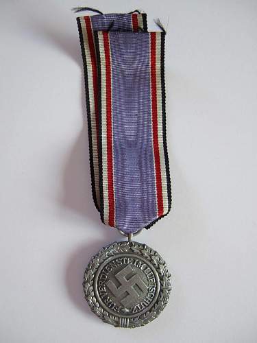 Luftschutz medal