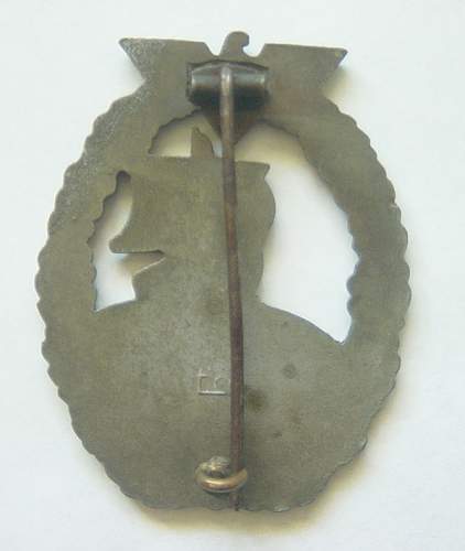 Kriegsmarine Kriegsabzeichen für Hilfskreuzer/Auxiliary Cruiser war badge