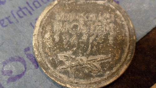 Help: Ostmedaille - wanna know if its fake or not