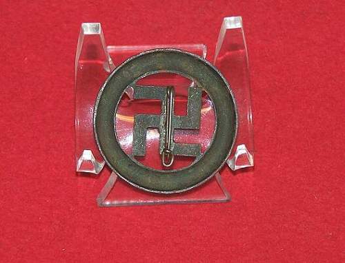 3 Reich swastika badge