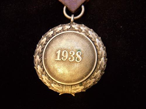 New luftschutz 2nd class medal