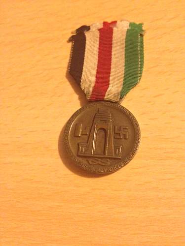 Opinions: Medaille für den Italiensch-Deutschen Feldzug in Afrika