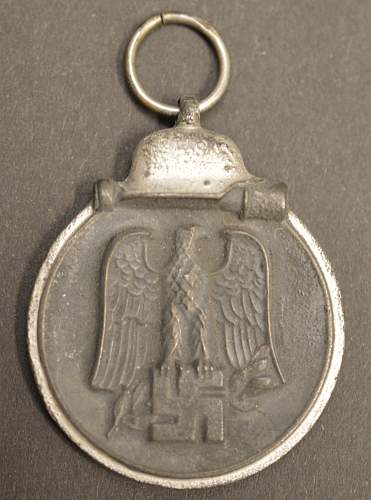 Medaille &quot;Winterschlacht im Osten 1941/42&quot; (Ostmedaille) - &quot;L/12&quot; Juncker