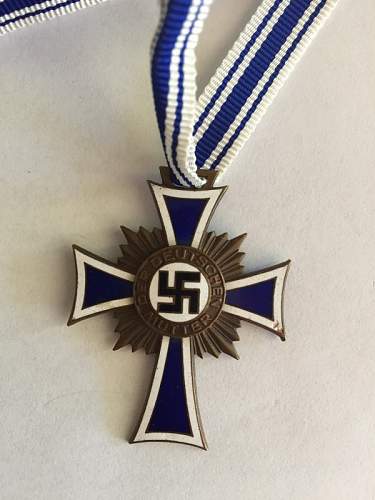 Bronze Ehrenkreuz der Deutschen Mutter Real or Fake?