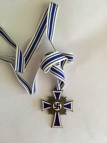 Bronze Ehrenkreuz der Deutschen Mutter Real or Fake?