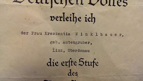 Ehrenkreuz der Deutsche Mutter Erste Stufe with award document