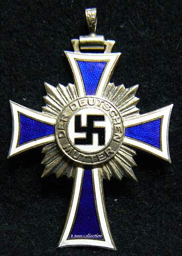 Ehrenkreuz der Deutsche Mutter Erste Stufe with award document