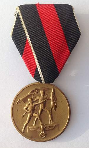 Medaille zur Erinnerung an den 1. Oktober 1938 with Austrian style trifold ribbon