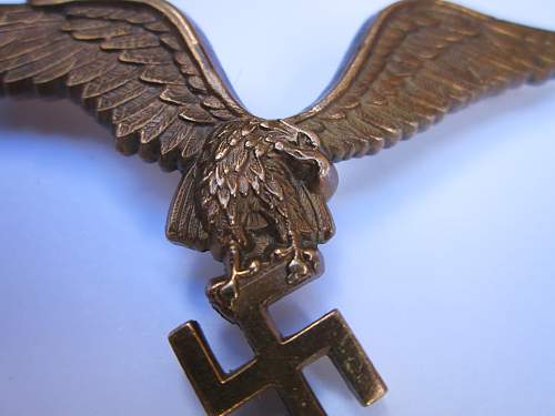 Luftwaffe Eagle from Pilot Badge ?