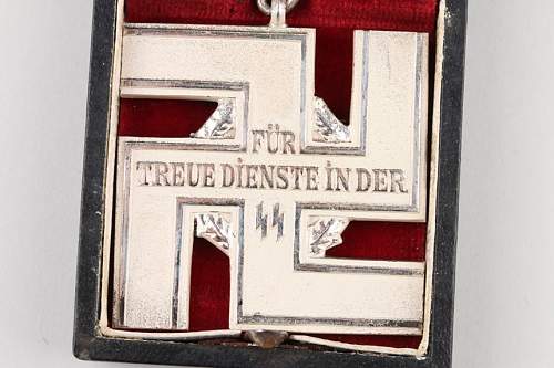 Scarce SS-Dienstauszeichnung 2.Stufe (12 Jahre) At Auction....   Thoughts?