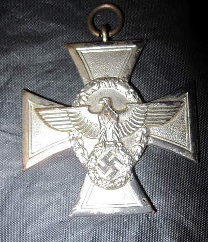 4 Year Armed Services Medal w/ Luftwaffe Clasp &amp; Police Long Service Medal: Authentic pieces?