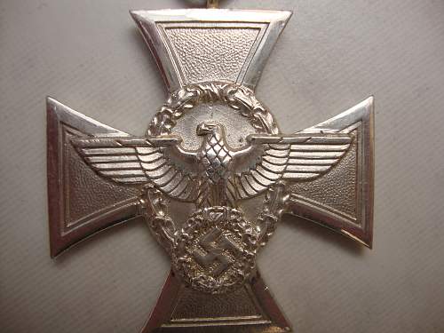 4 Year Armed Services Medal w/ Luftwaffe Clasp &amp; Police Long Service Medal: Authentic pieces?