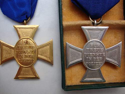 Gold Police Service Medal and NSDAP Long Service Medal: Authentic pieces? Where to find ribbons?
