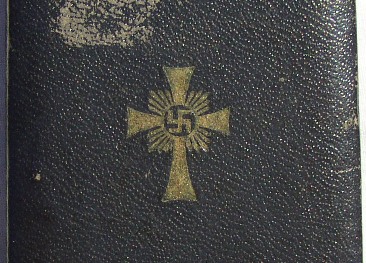 Mutterkreuz in gold - REAL or FAKE?