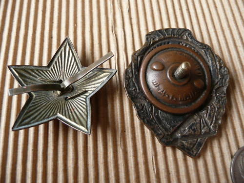 Excellent Mortarman badge and red star cap badge