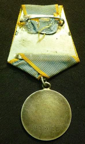 Combat service medal / Diferent suspensions