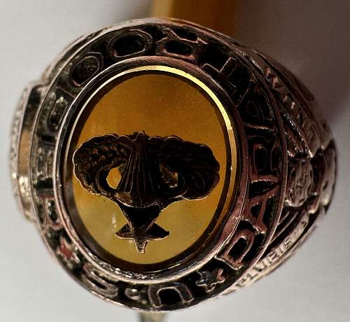US Paratrooper Ring 333 Gold real? worth?