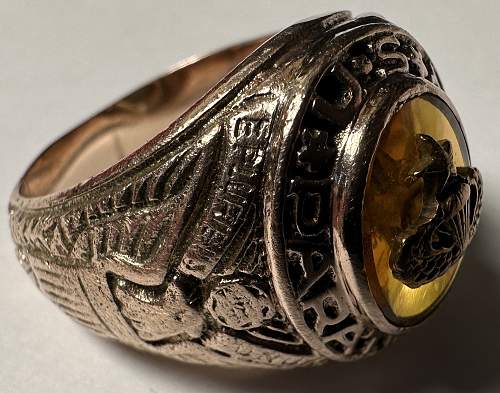 US Paratrooper Ring 333 Gold real? worth?