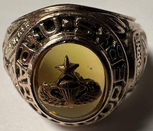 US Paratrooper Ring 333 Gold real? worth?