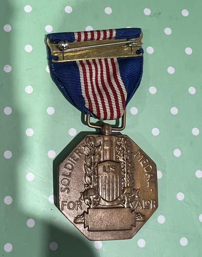 Is this Soldiers Medal WW2 era?