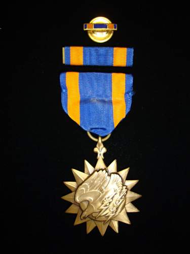 WW2 US Air Medal cased