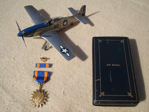 WW2 US Air Medal cased