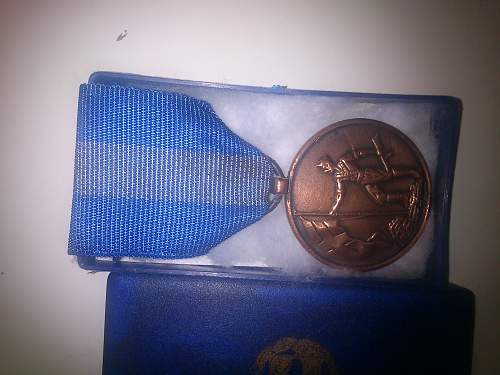Greek National Resistance Medal with original case (Second Copy)