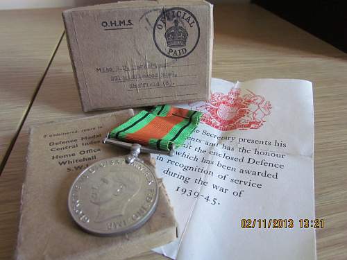 WWII Defence &amp; War Medal with bar