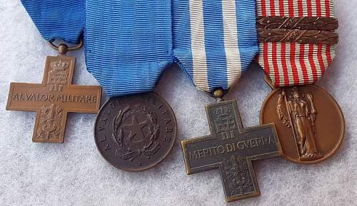 WW2 Italian medal bar with RARE Russian front valor issue