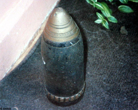 Old artillery shell id needed?