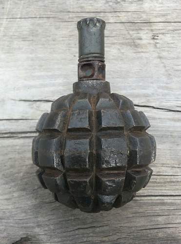 Question Rare WW1 German 1913 Kugel model grenade and carrier!