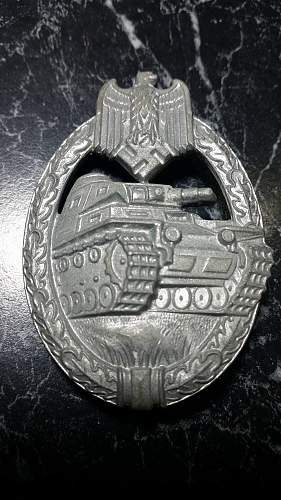Help appreciated on this Panzerkampfabzeichen in silver.