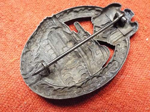 Panzerkampfabzeichen in Bronze real or fake help needed