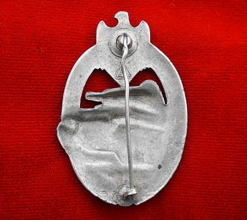 Panzerkampfabzeichen in Silber, AS in Triangle 3.3.2 Zinc 2nd die pattern