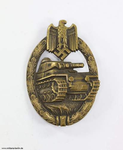 Panzerkampfabzeichen in Bronze (Karl Wurster, Markneukirchen - KWM) in Buntmetall