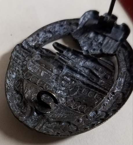Panzerkampfabzeichen in Bronze hollow back maker? review?