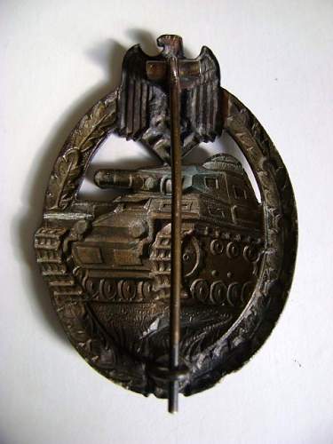 Panzerkampfabzeichen in Bronze to share