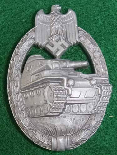 Panzerkamp in Bronze- Junkers or not?