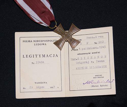 Awards grouping to a Soviet officer in Polish army-Cross of Valor