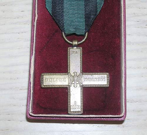 Krzy&#380; Partyzancki (partisan cross), real or not?