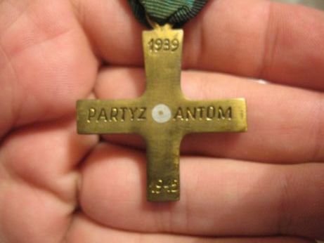 Krzy&#380; Partyzancki (partisan cross), real or not?