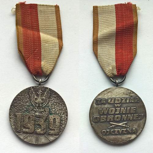 Medal Za udzia&#322; w wojnie obronnej 1939 (Medal for the War of 1939) with document &amp; miniature