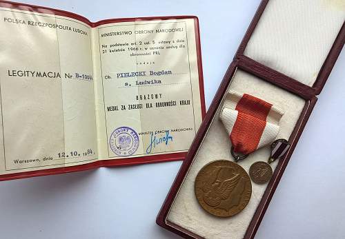 Medal &quot;Za zas&#322;ugi dla obronno&#347;ci kraju&quot; (Medal of Merit for National Defence) bronze with miniature